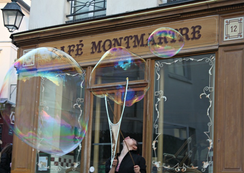 Por las calles del barrio de los pintores, Montmartre. Foto: Arlene Bayliss