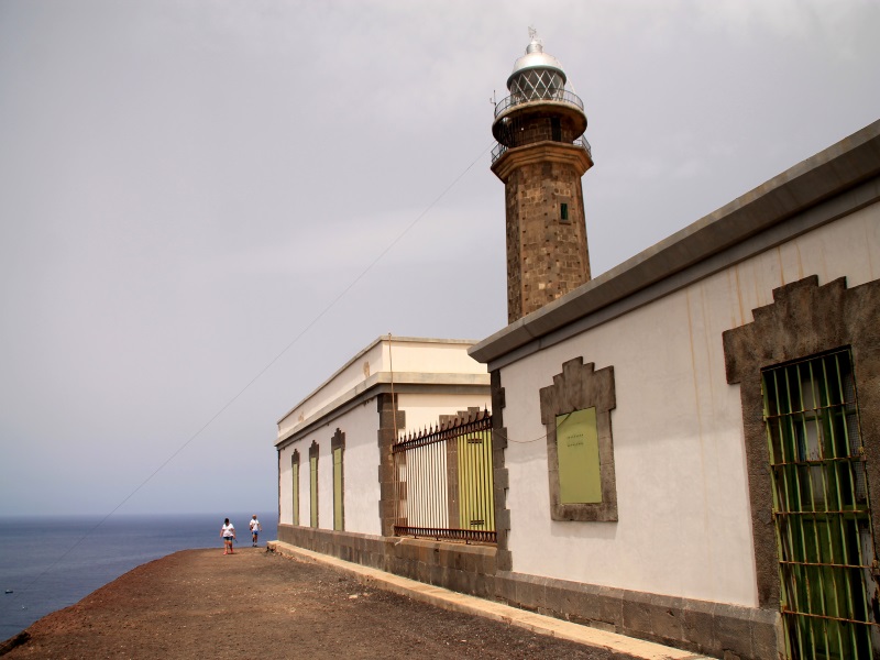 El Faro de Orchilla se encuentra en el punto donde hasta 1884 pasaba el Meridiano Cero. |Fotografía: Virginia Martínez